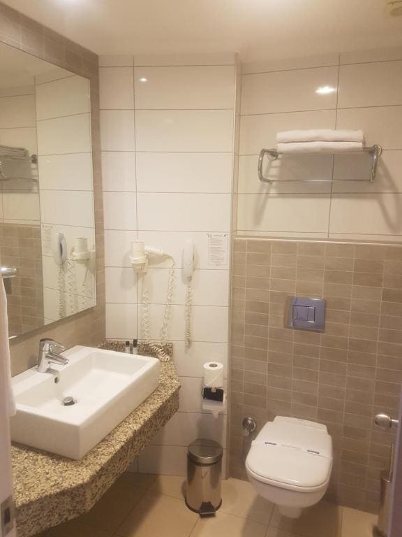 Standard Double or Twin Room - Sea Side room - Image 2
