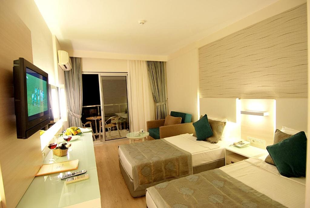Standard Double or Twin Room with Land View room - Image 2