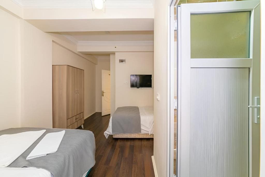 Deluxe Triple Room room - Image 2