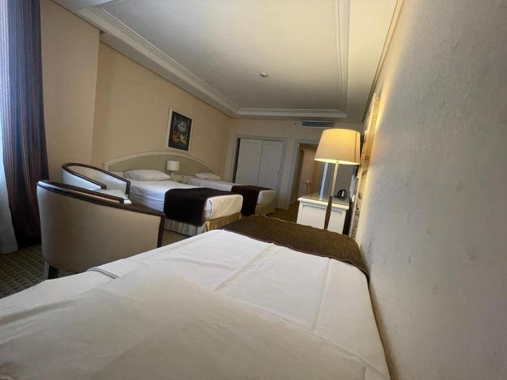 Standard Triple Room with Sea View room - Image 2
