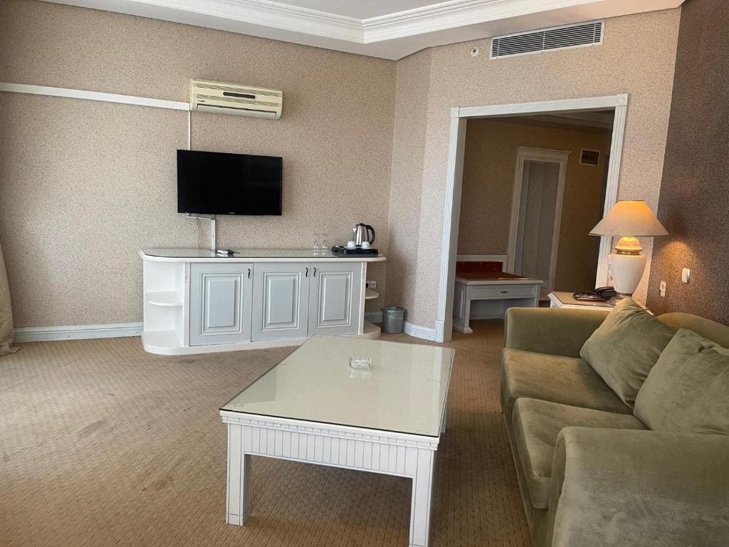 Suite room - Image 3