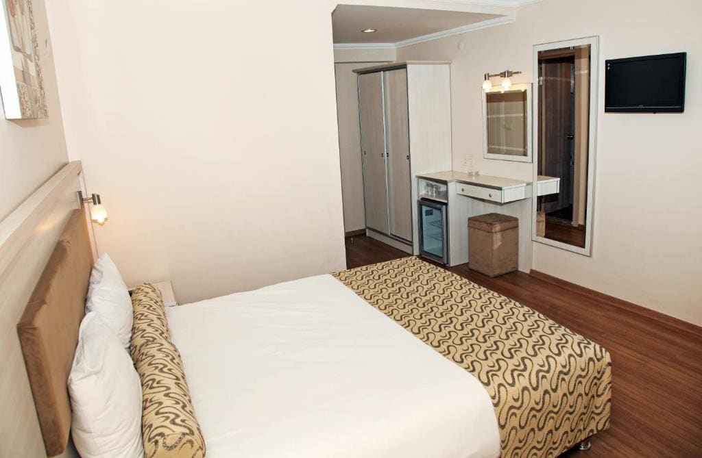 Standard Double or Twin Room room - Image 1