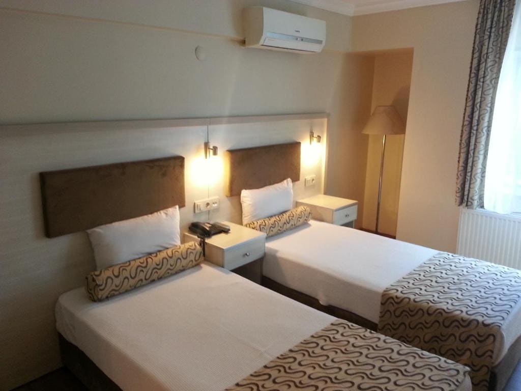 Standard Double or Twin Room room - Image 3