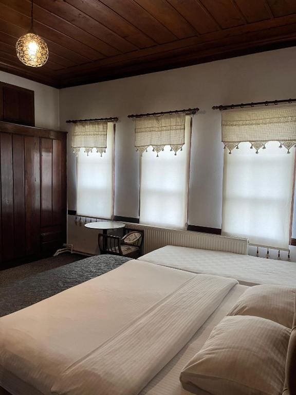 Triple Room with Garden View room - Image 1