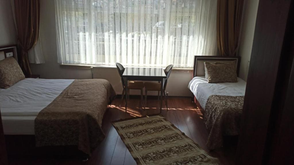 Triple Room with Lake View room - Image 2