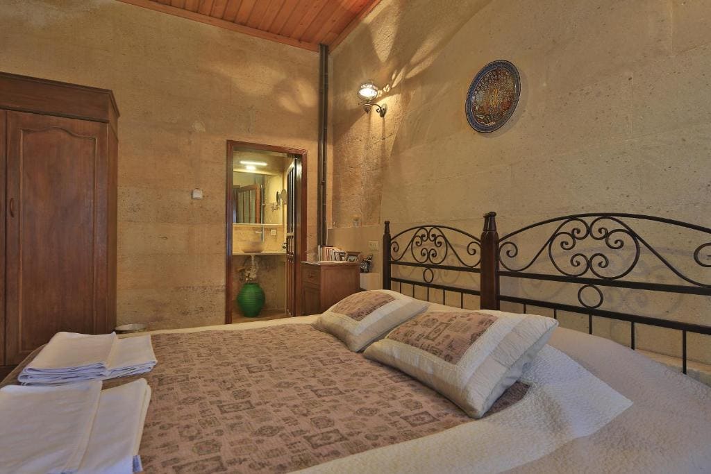 Stone Double or Twin Room room - Image 2