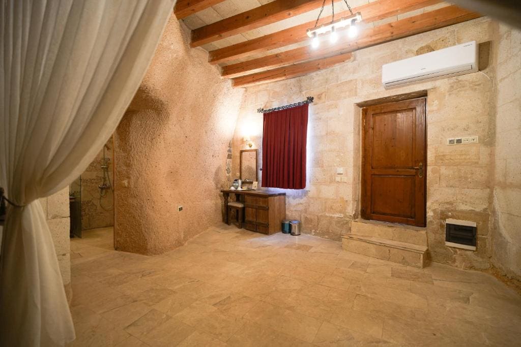 Deluxe Room room - Image 2