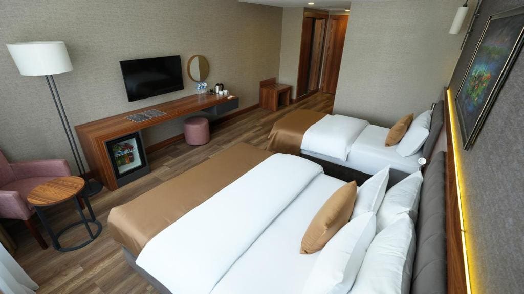 Deluxe Triple Room room - Image 2