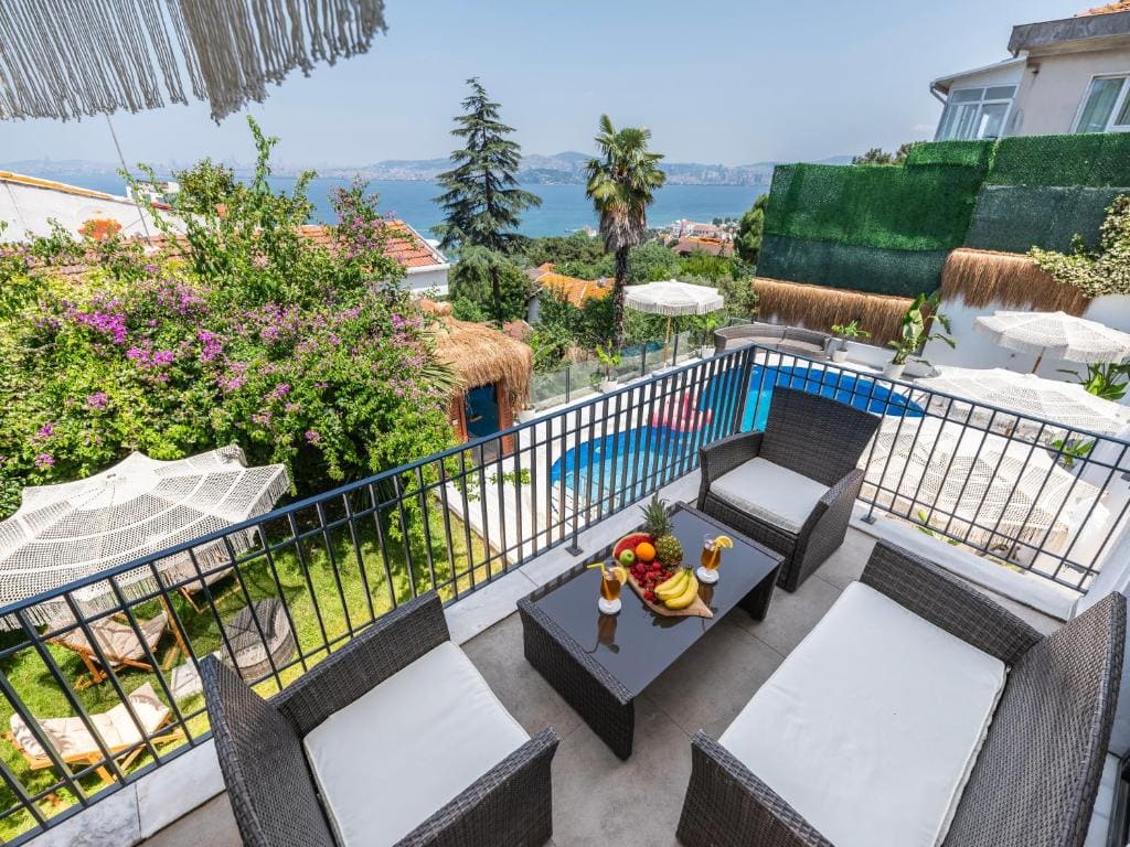 Deluxe Double Room with Balcony and Sea View room - Image 1