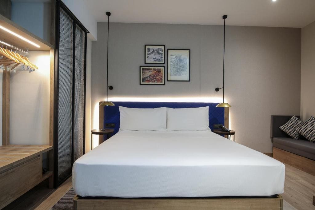 King Room with Sofa Bed room - Image 2
