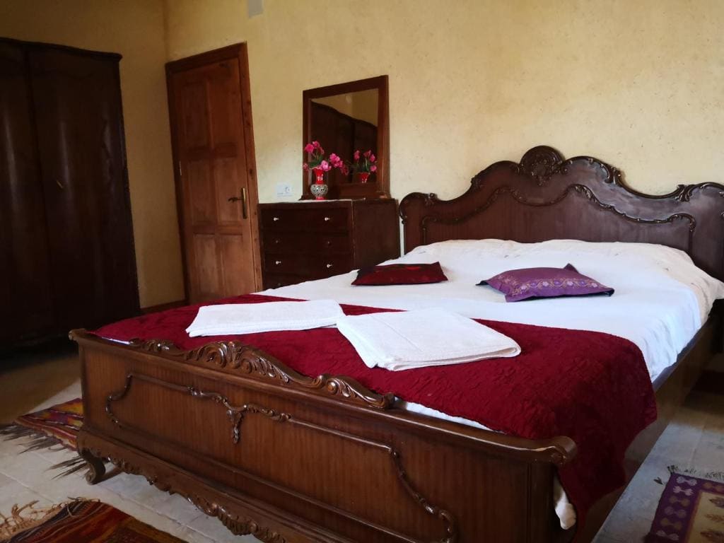 Family Room with Garden View room - Image 2