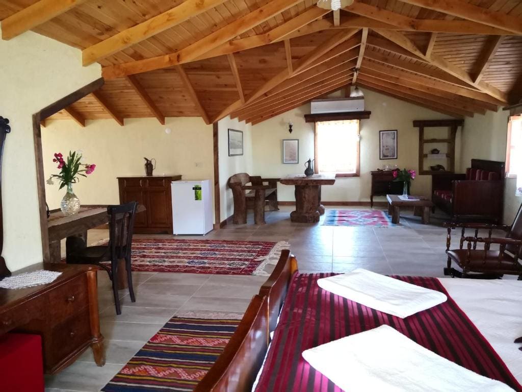 Deluxe Suite with Sea View room - Image 3