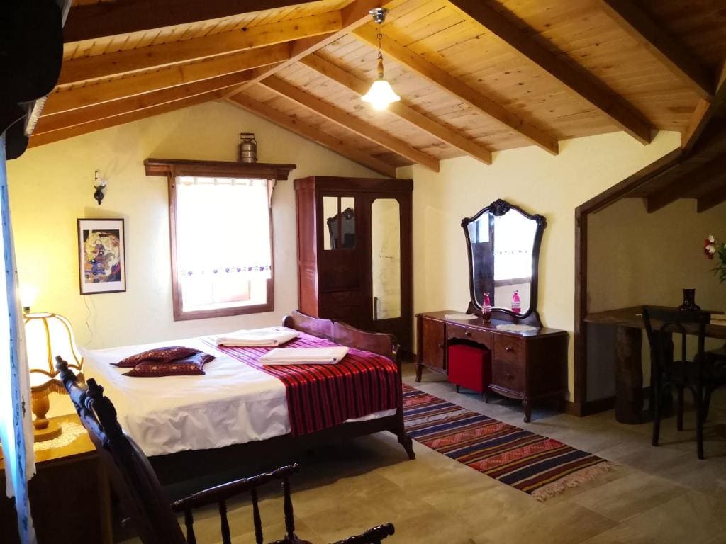 Deluxe Suite with Sea View room - Image 2