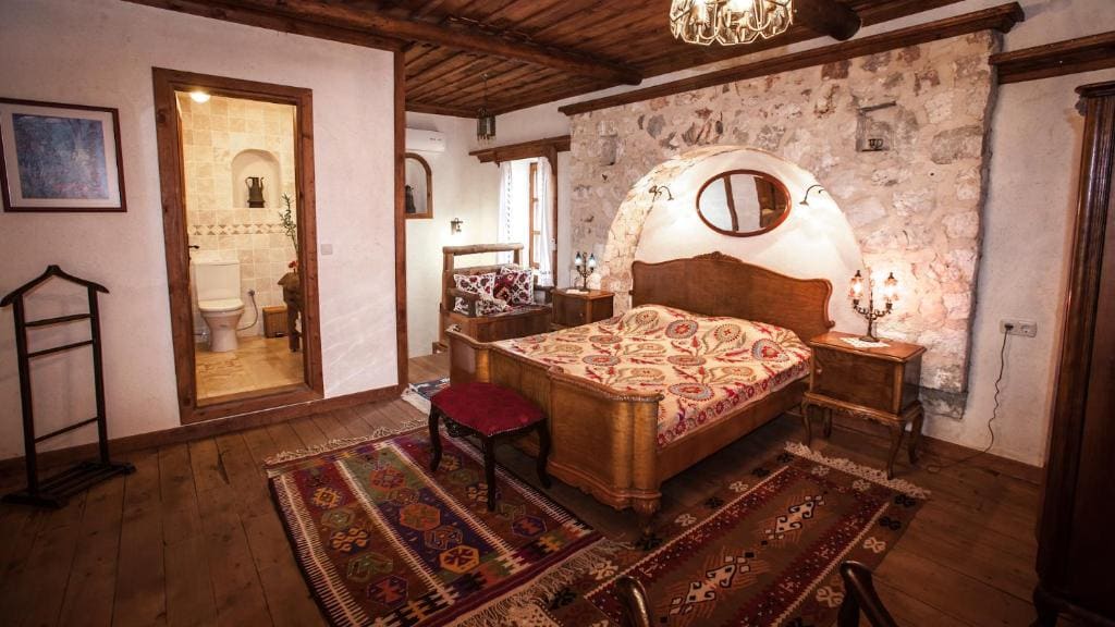 Honeymoon House room - Image 2