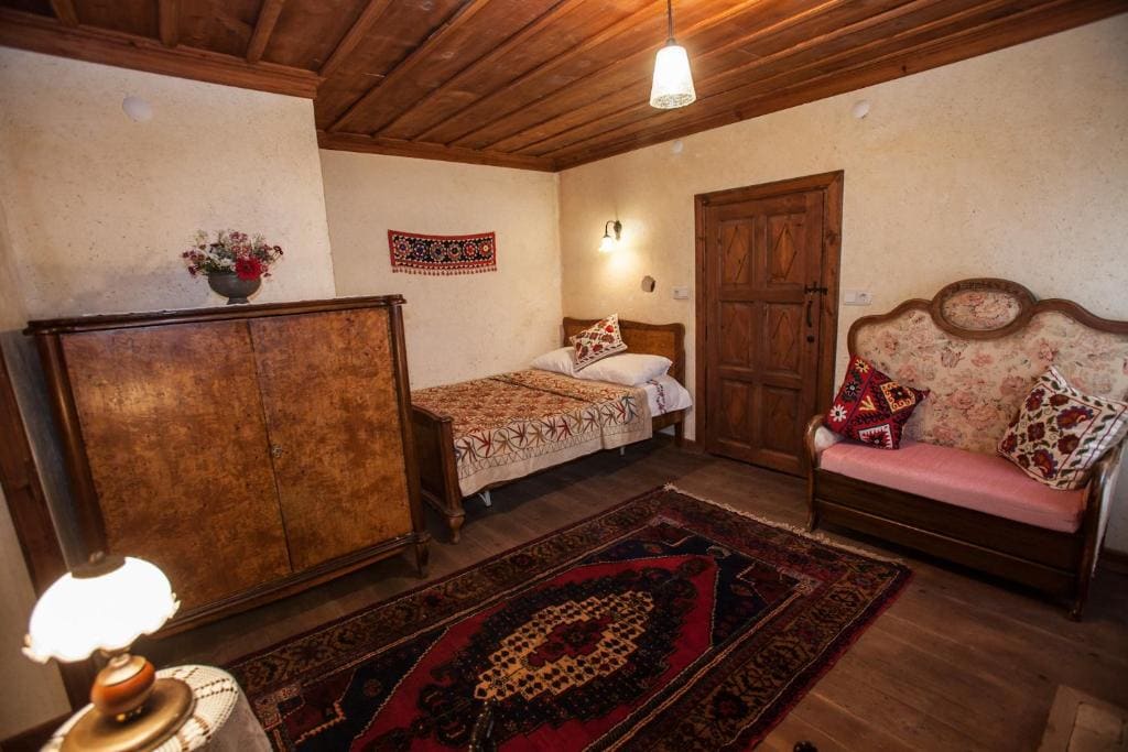 Mansion with Kitchen and Two Bedrooms room - Image 3