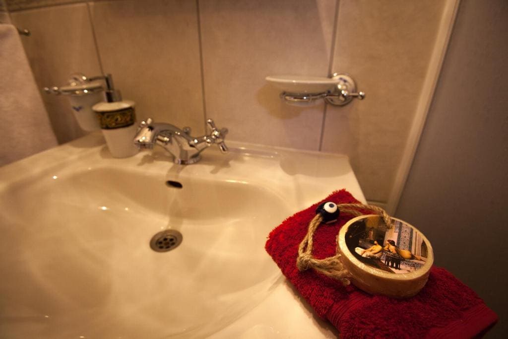 Superior Double or Twin Room with Garden View room - Image 2