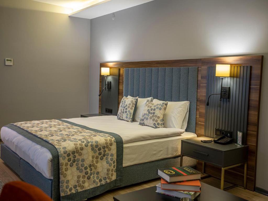 Deluxe Room room - Image 2