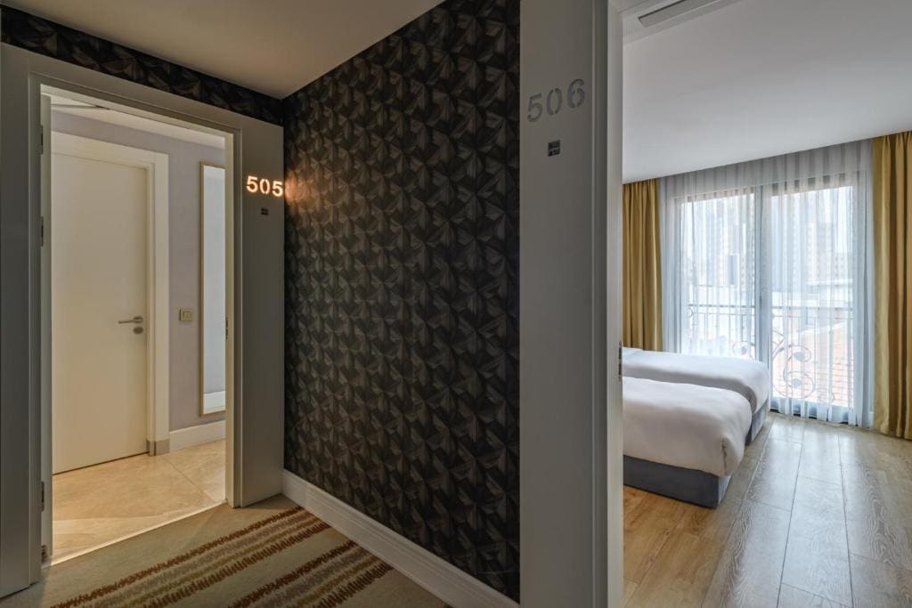 Connection Room room - Image 1