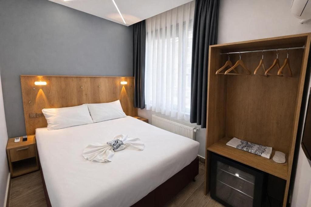 Standard Double Room room - Image 2