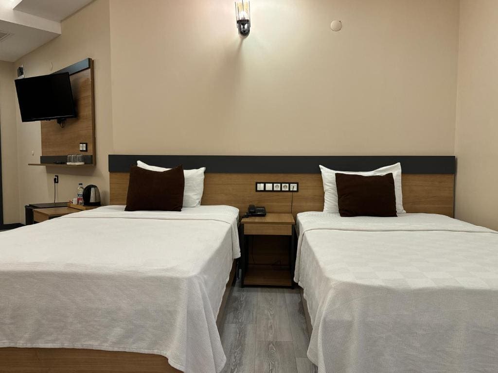 Standard Triple Room room - Image 1