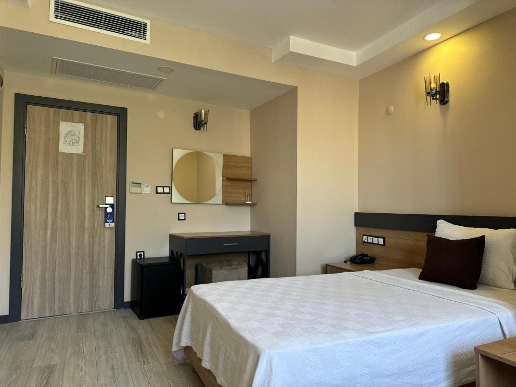 Standard Double Room room - Image 3