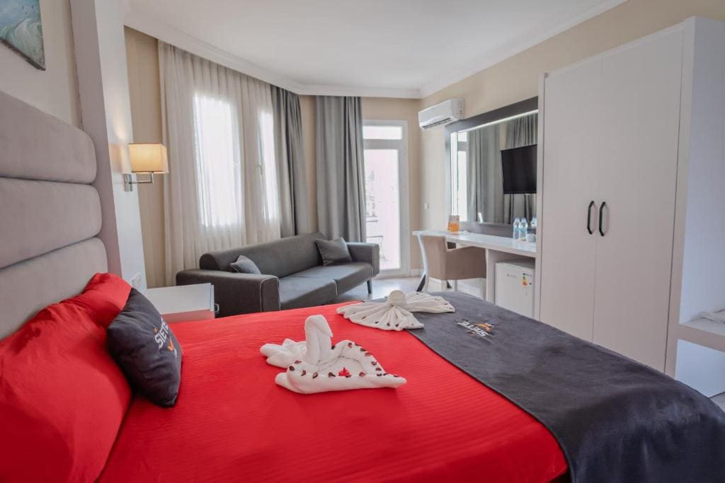 Deluxe Room room - Image 3