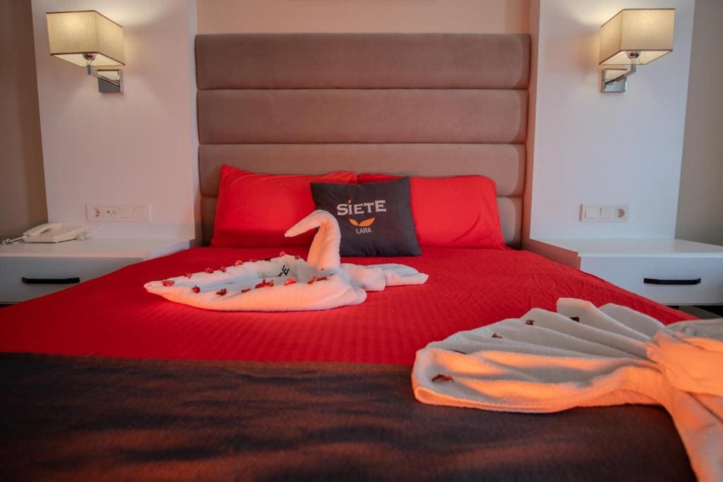 Deluxe Room room - Image 1