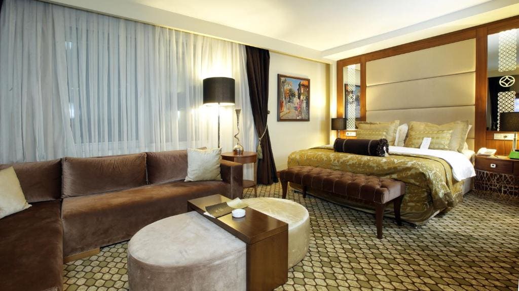 Deluxe Double or Twin Room room - Image 2