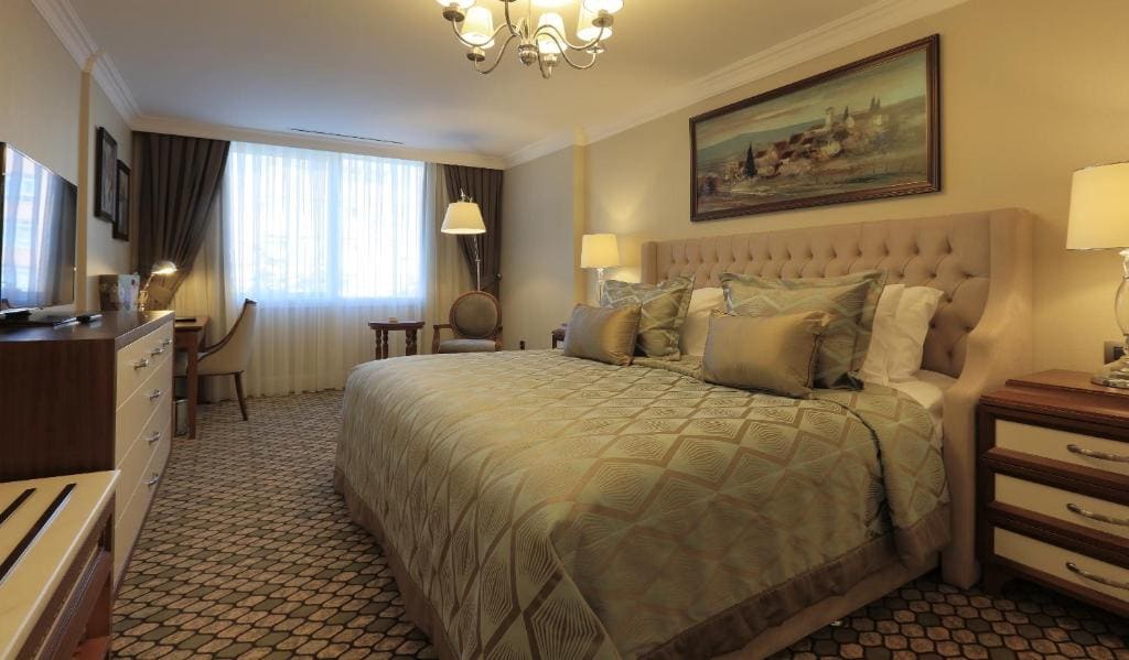 Deluxe Double or Twin Room room - Image 3
