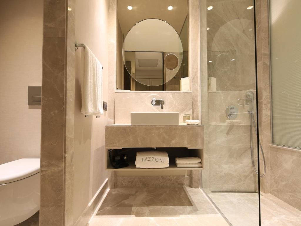 Deluxe King Room with Park View room - Image 2