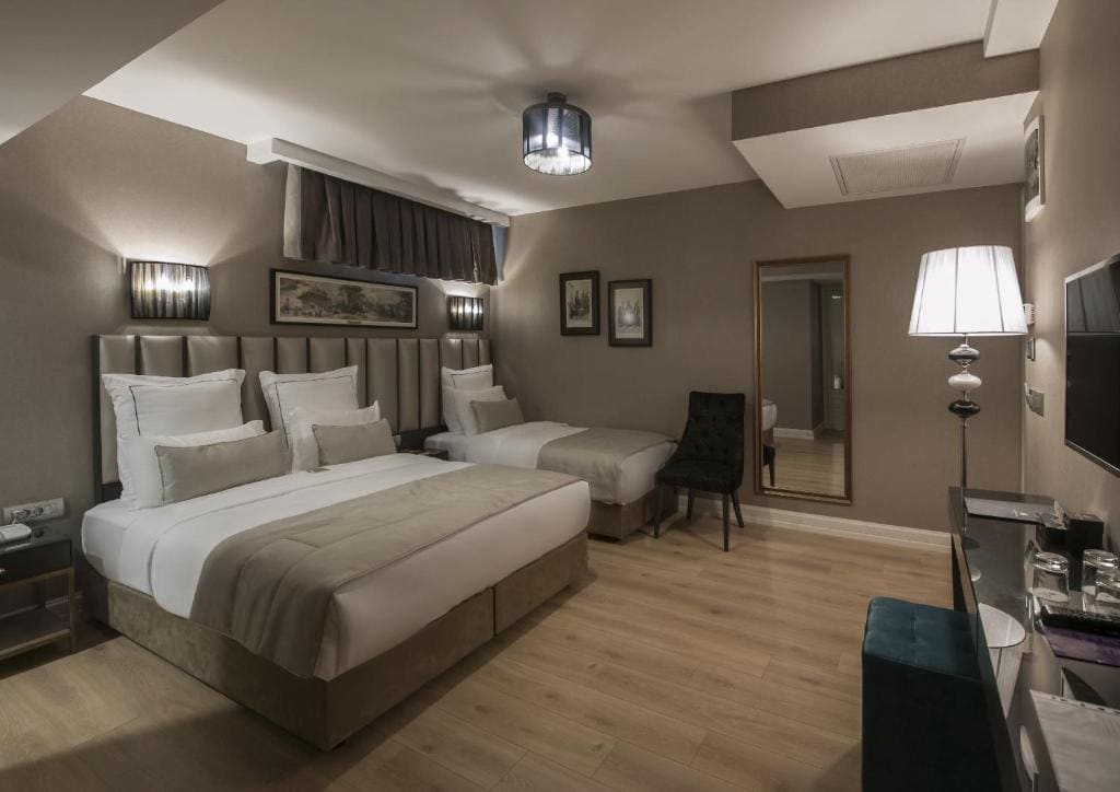 Standard Family Room room - Image 1