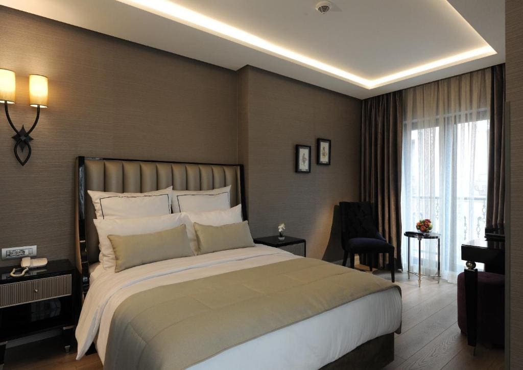 Deluxe Double or Twin Room with Balcony room - Image 1