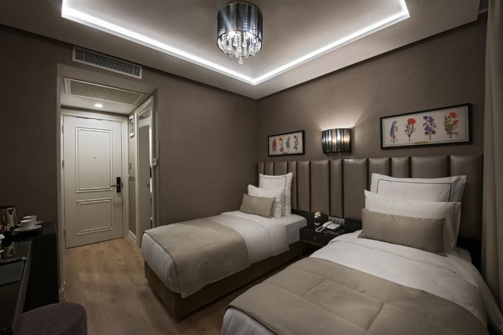 Standard Double or Twin Room room - Image 2