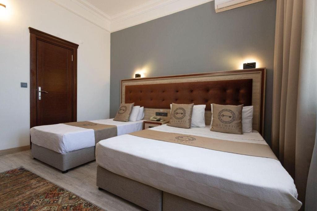 Standard Triple Room room - Image 1