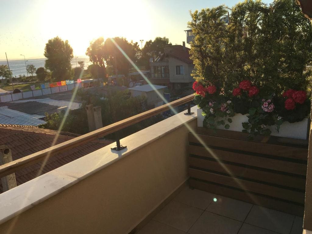 Deluxe Double Room with Balcony and Sea View room - Image 3