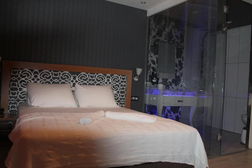 Deluxe Double Room room - Image 3