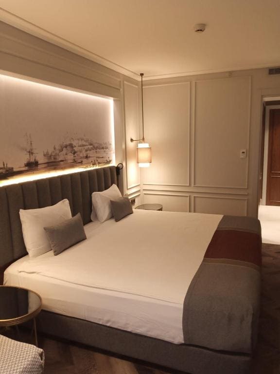 Deluxe Triple Room room - Image 2