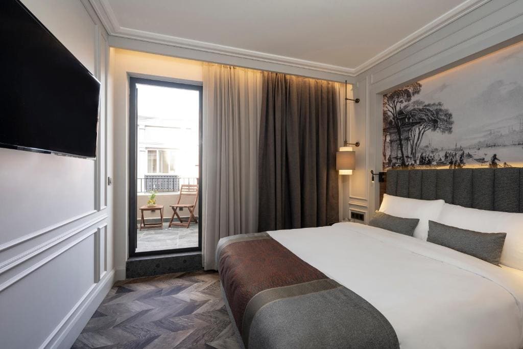 Double Room with Balcony room - Image 1