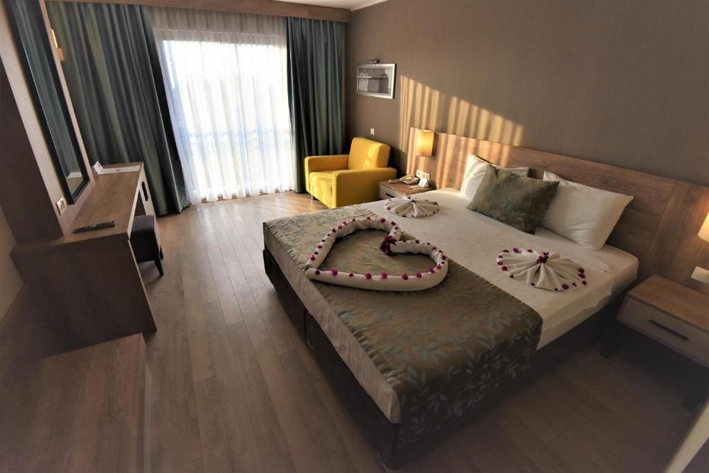 Standard Double or Twin Room room - Image 3