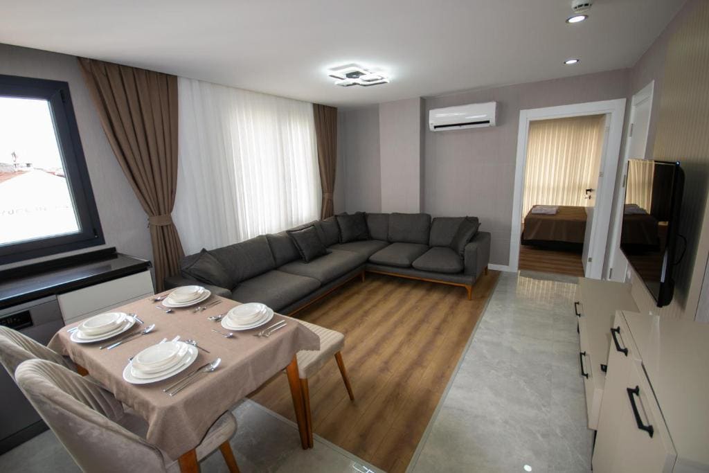 Deluxe Family Room room - Image 1