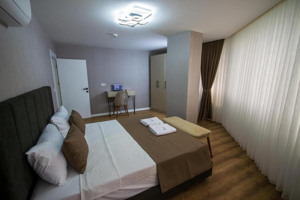 Two-Bedroom Deluxe Apartment room - Image 3