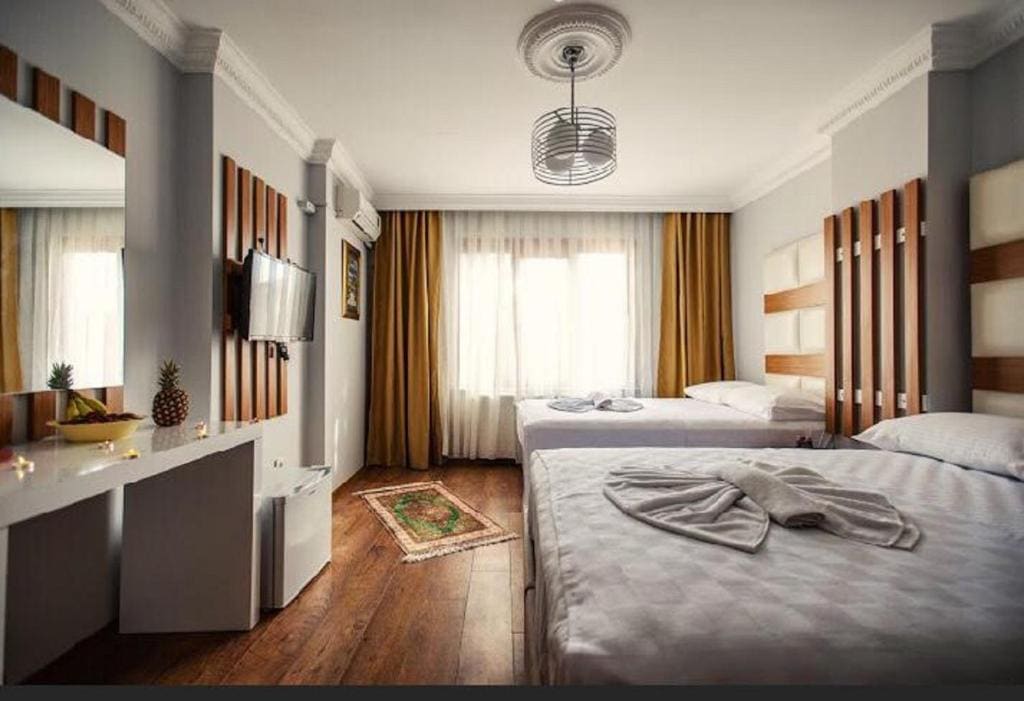Standard Family Room room - Image 1
