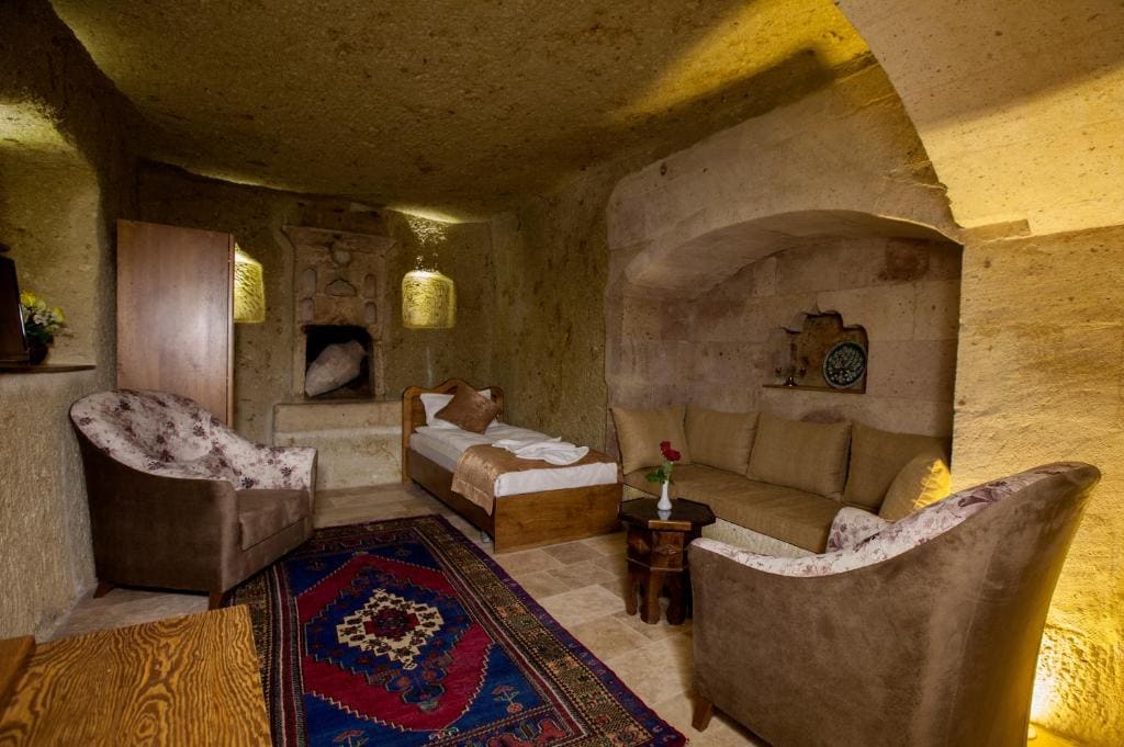 Deluxe Family Suite room - Image 1