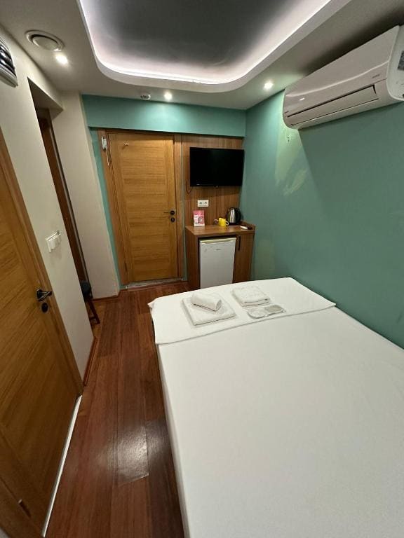 Economy Double Room room - Image 3