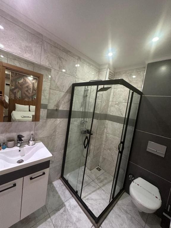 Economy Triple Room room - Image 2