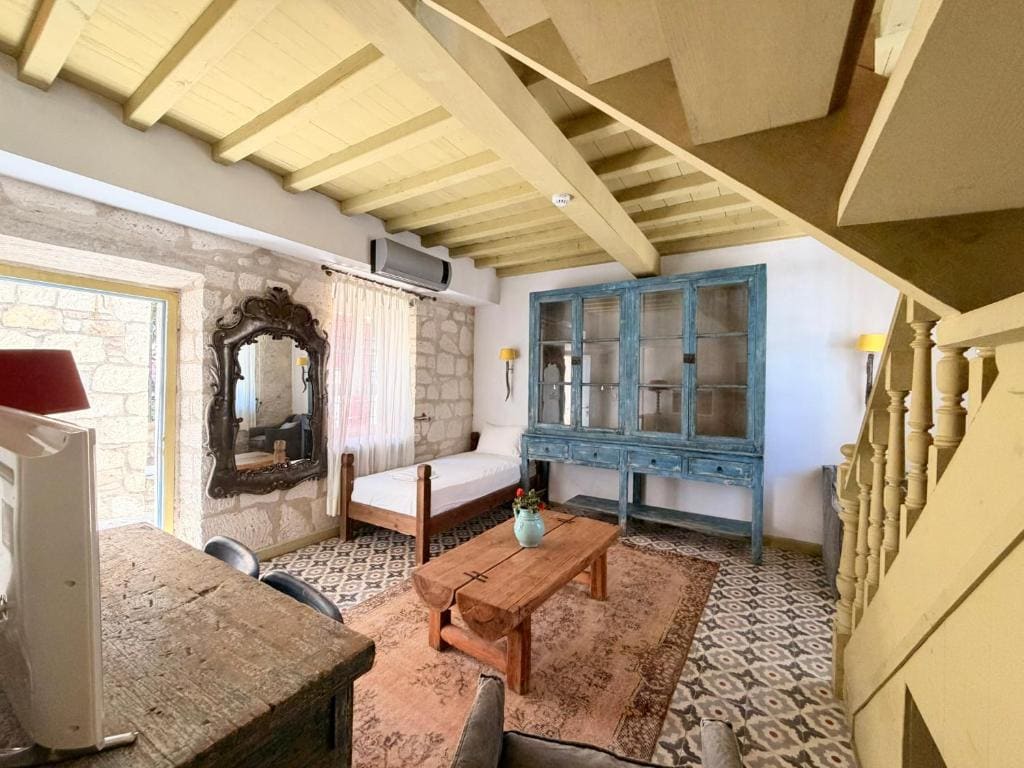 Executive Suite room - Image 1