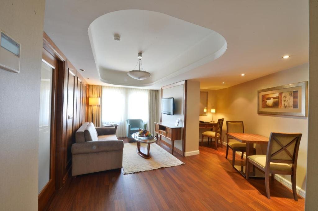Executive Suite room - Image 1