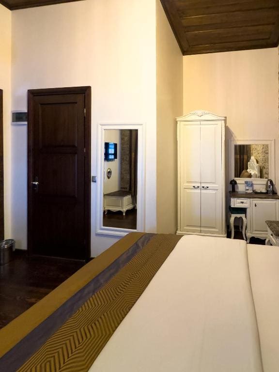 Deluxe Double Room with Sea View room - Image 2