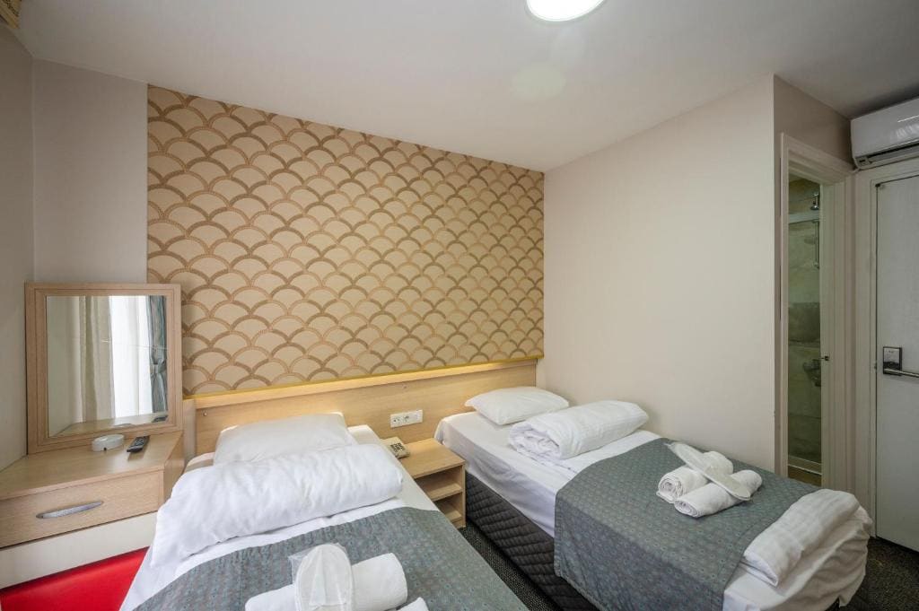 Standard Family Room room - Image 3