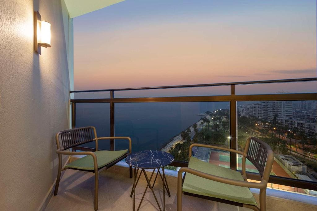 Executive King Room with Sea View room - Image 2